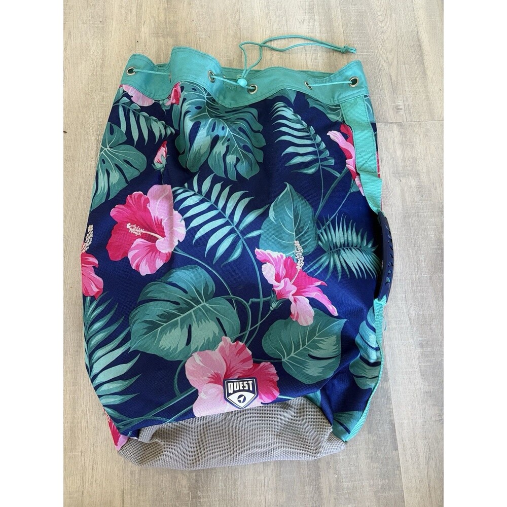 Quest Beach Bag Floral Design Adjustable Strap Zipper Pockets Shoulder Strap New